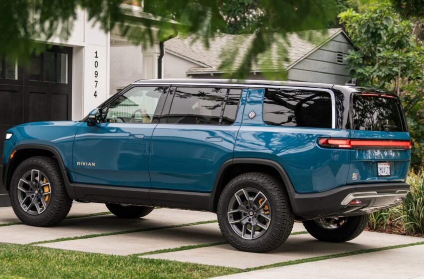  Rivian warns of delays for EVs with biggest battery and smallest price
