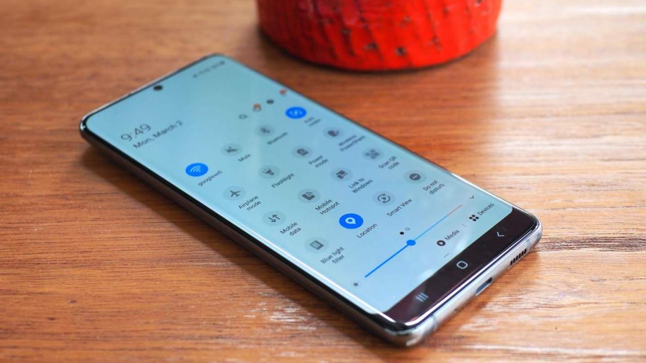 Android 12 is coming to these Samsung phones, but you should probably wait